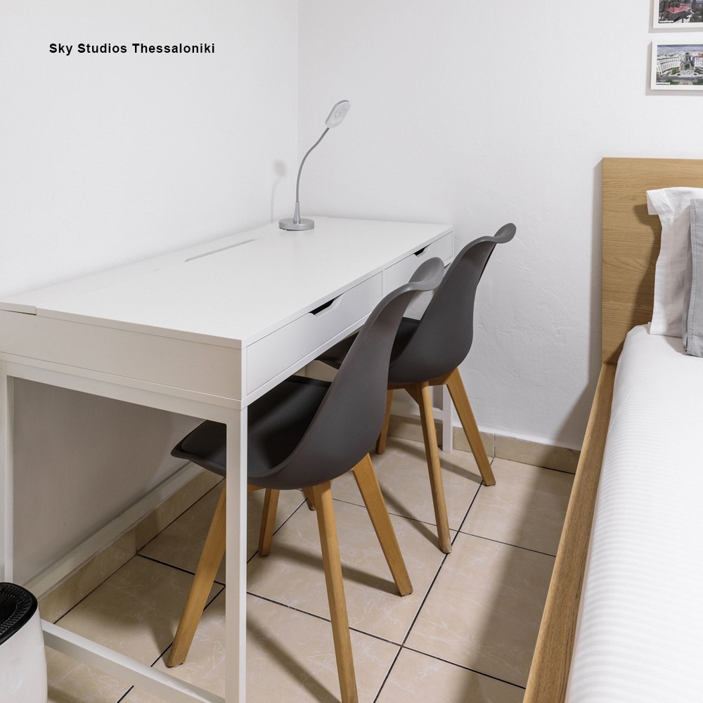 Καρέκλα πλαστική Serenity Nextdeco γκρι PP με ξύλινα πόδια Y83x48x54,5 εκ. - Image 2